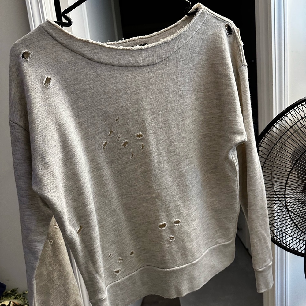 SIWY Distressed, wash name: heather Grey, style name: Georgia sweatshirt